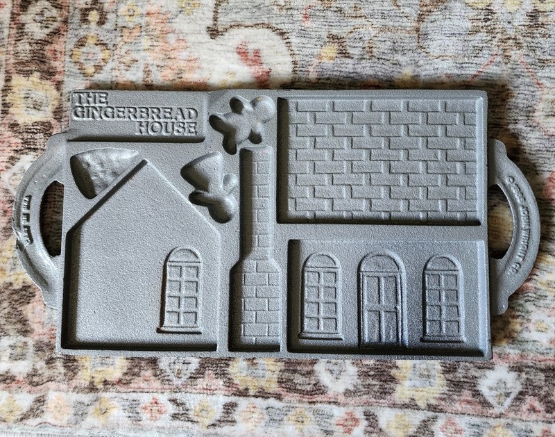 Vintage John Wright Cast Iron Gingerbread House Mold 1985 Holiday Baking Pan USA gallery