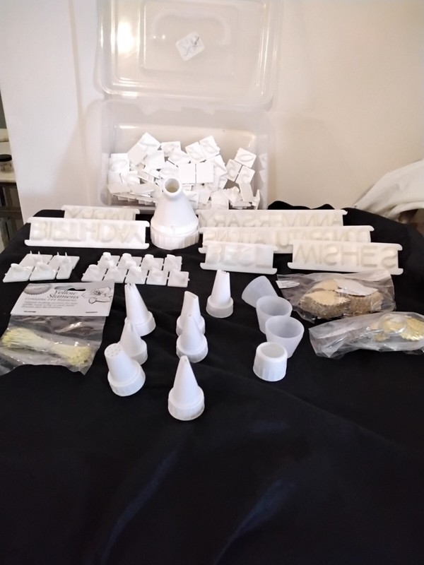 Cake decorating supplies lot W/gold Foil, Wilton