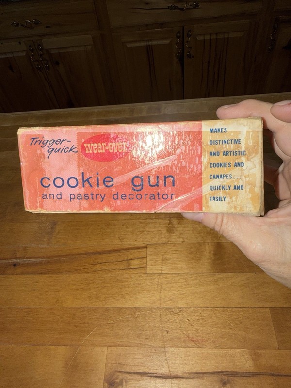 Vintage Wear Ever Cookie Gun And Pastry Decorator Cat No 3365 gallery