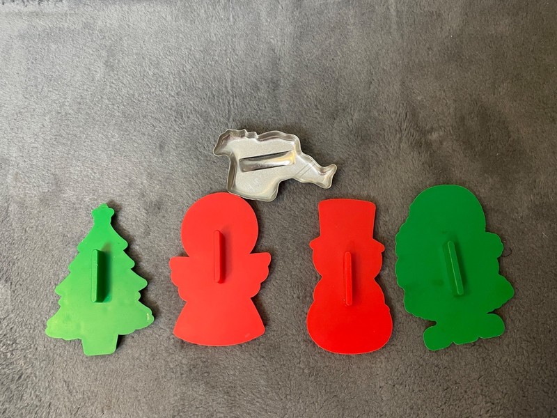 Lot Of 5 Christmas Cookie Candy Cutters Red Green Santa Tree Angel Snowman gallery