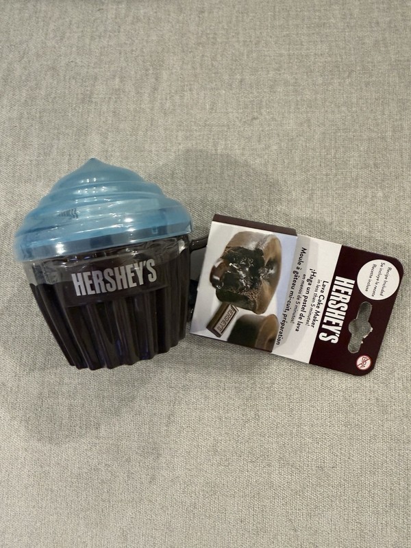 Hershey’s Microwaveable Plastic Lava Cake Maker with Blue Lid