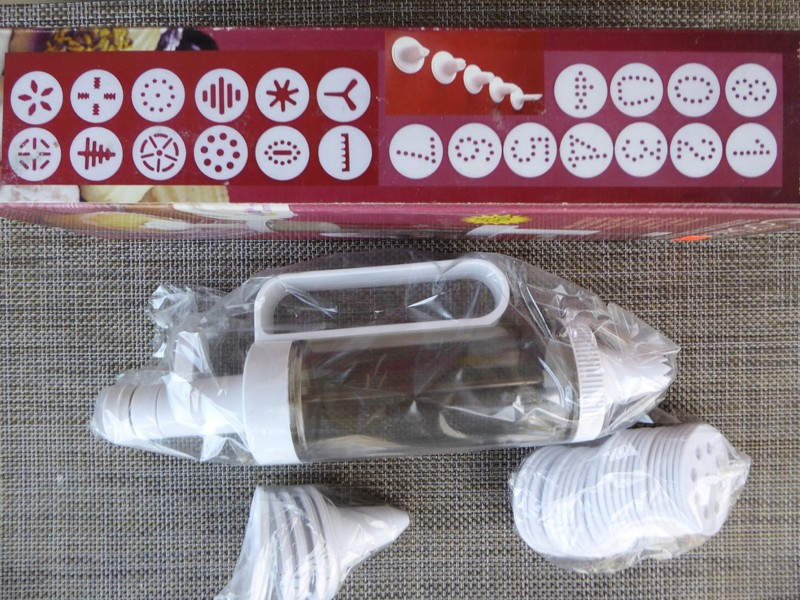 Vintage Hand Held Cookie Press - Appetizers Decorating - 29 Piece Set - NEW gallery