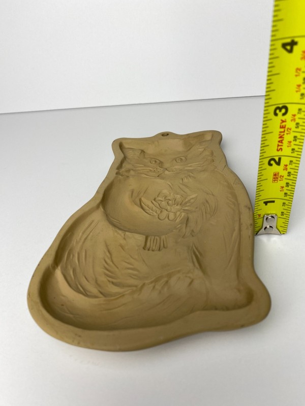 Vintage 1983 Brown Bag Cookie Art Cookie Mold - Large Cat with Flowers gallery