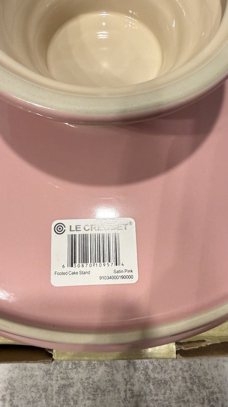 Le Creuset Large Cake Stand Footed 11.5” Satin Pink New gallery