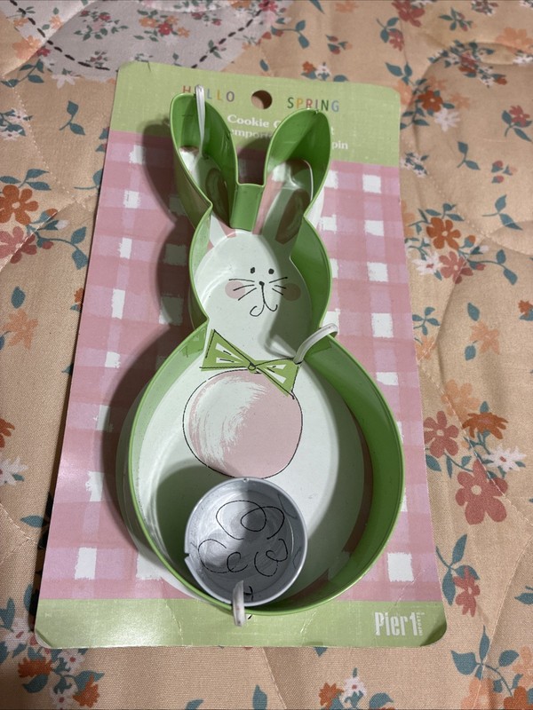 Pier 1 Easter Bunny and Cotton Ball Tail 2/Piece Cookie Cutter Set