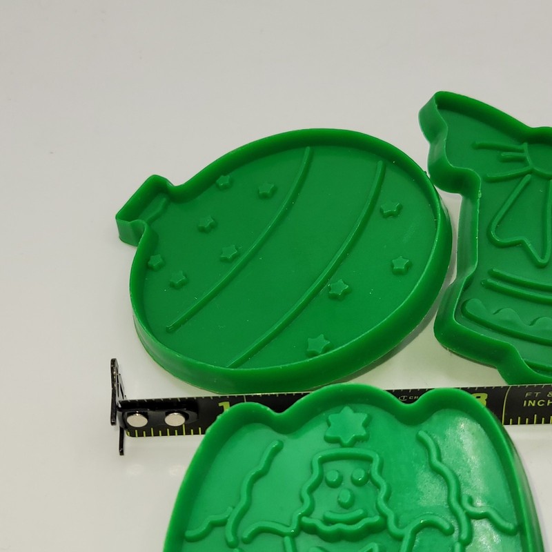 Christmas Cookie Cutters - Santa Angel Ornament Bell(2) Green Plastic Vintage gallery