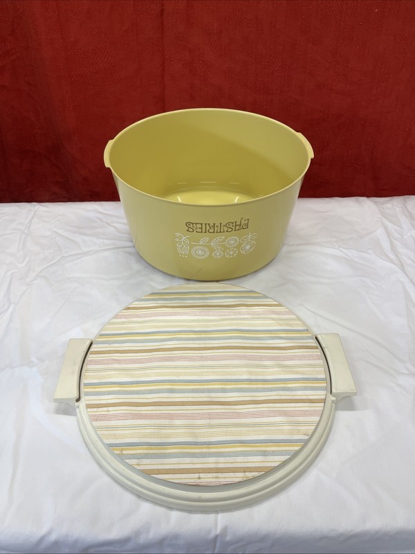MCM Cake Pastries Carrier Olive Grn Plastic Storage Flower Graphics Vintage 14" gallery