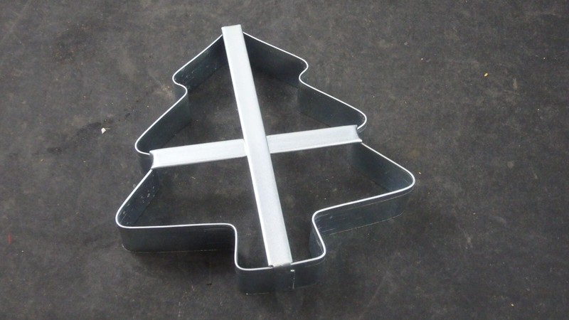 1974 Wilton Christmas Tree Metal Cookie Cutter with Raised Handle 510-806