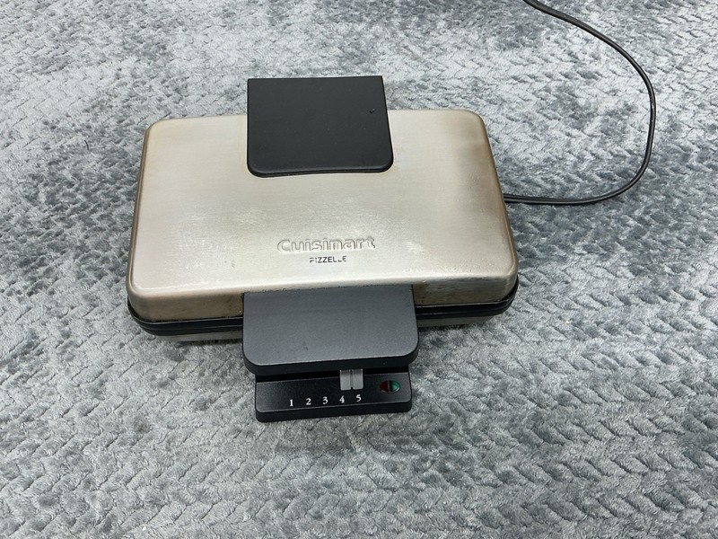 Cuisinart WM-PZ2C Pizzelle Press Cookie Maker Broken Latch gallery