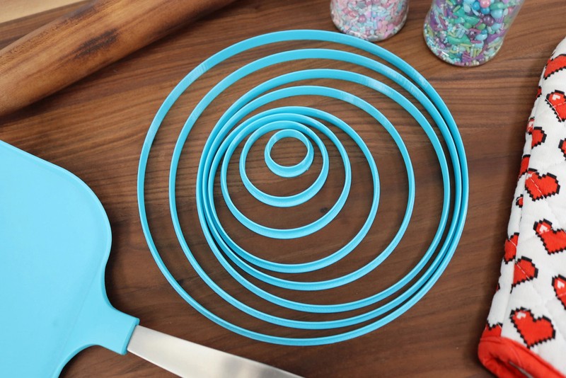 XL Circle Cookie Cutters - 8in Through 1in Concentric Cutters gallery