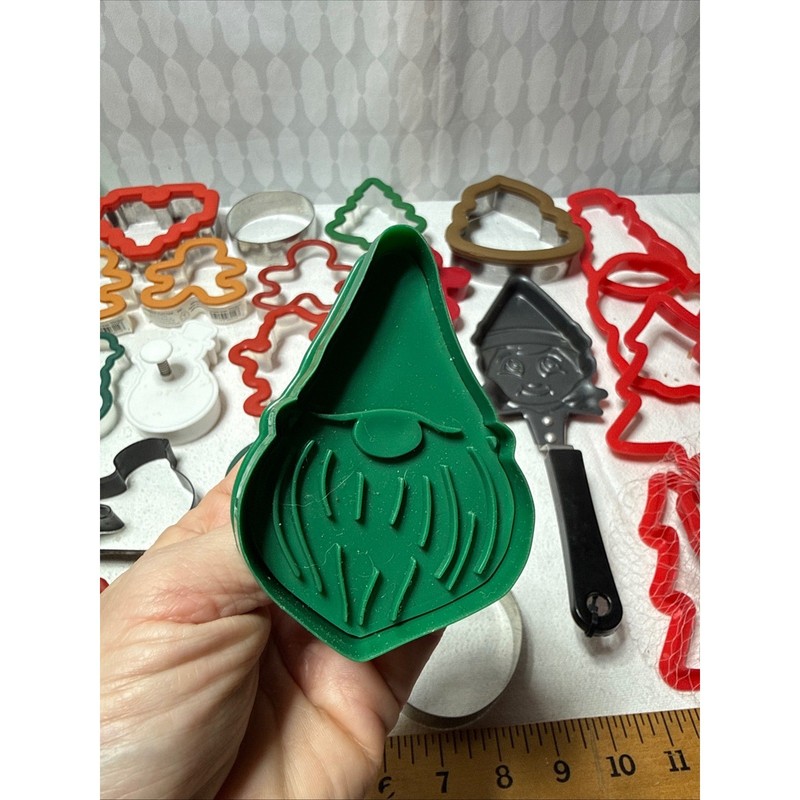 Christmas Cookie Cutter Set Gingerbread Man Tree Star Stocking Elf Santa gallery