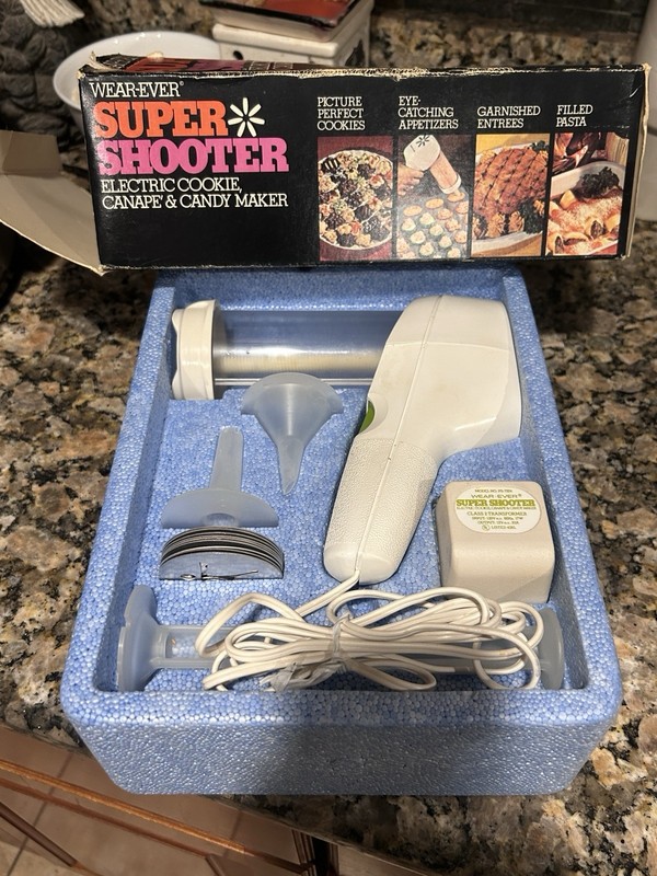 Vintage Wear-Ever Super Shooter ElectricCookie Canape Candy Maker Complete Works gallery