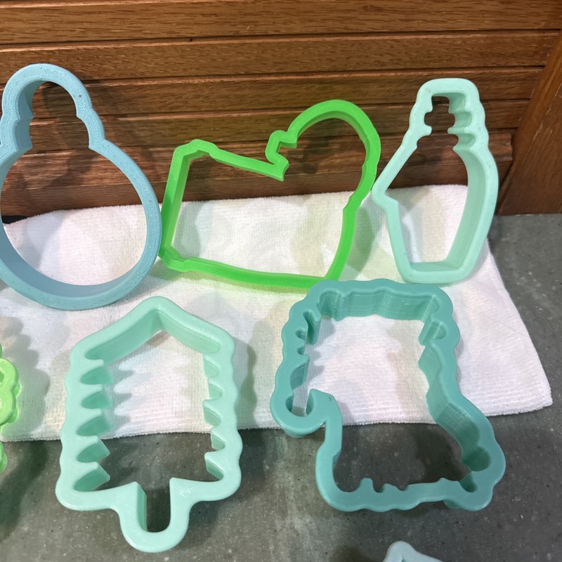 Lot Of 20 Cookie/Playdoh Cutters, 3D print Xmas Holiday various gallery