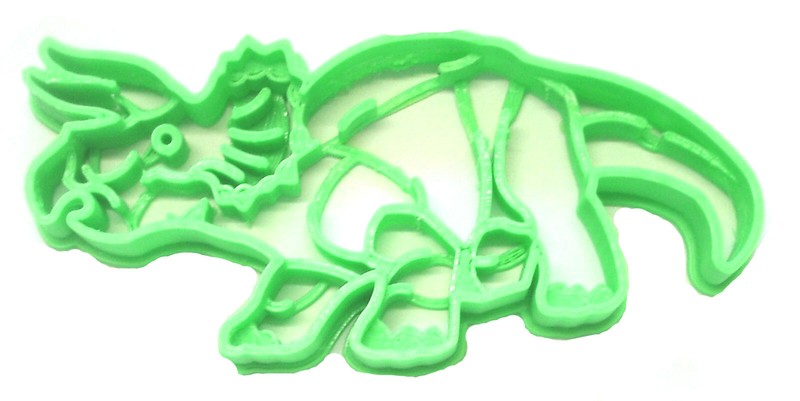 TRICERATOPS DINOSAUR JURASSIC LARGE FRILL THREE HORNED COOKIE CUTTER USA PR2399