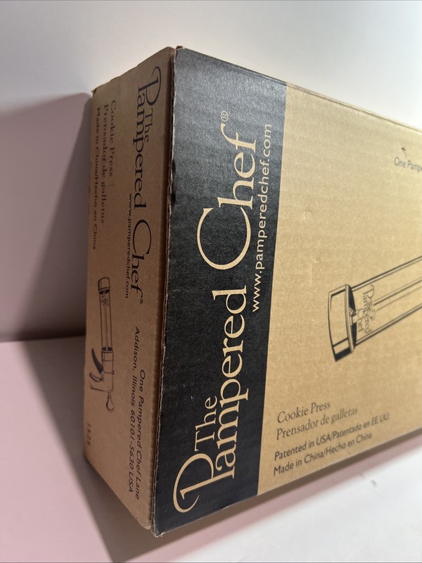 The Pampered Chef Cookie Press #1525 w/16 Discs For Different Designs Like New gallery