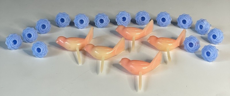 Lot of (20) Vintage Plastic Cupcake Cake Topper Baker's Decorating Birds Flowers gallery