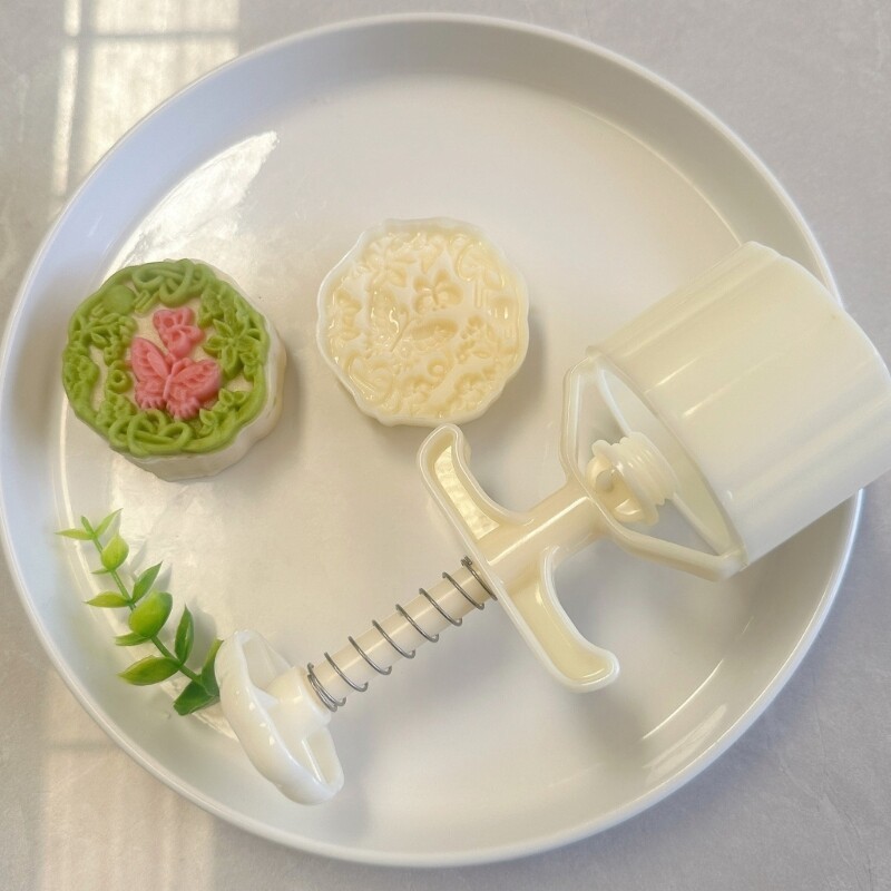 Practical Mooncakes Molds Set with 1 Stamp 3D Pattern Baking Tool for Dessert gallery