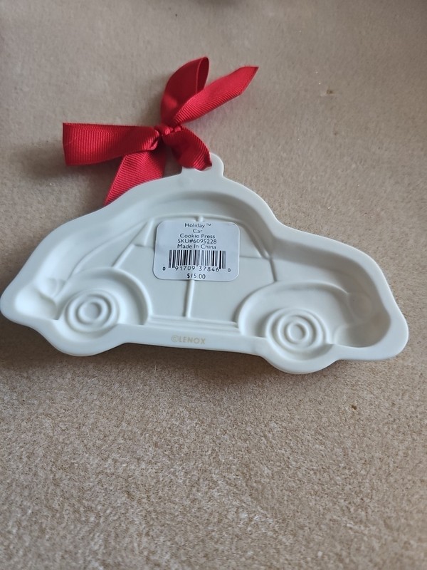 Lenox Holiday Car Cookie Press Volkswagen Bug Porcelain Ornament New Holly gallery