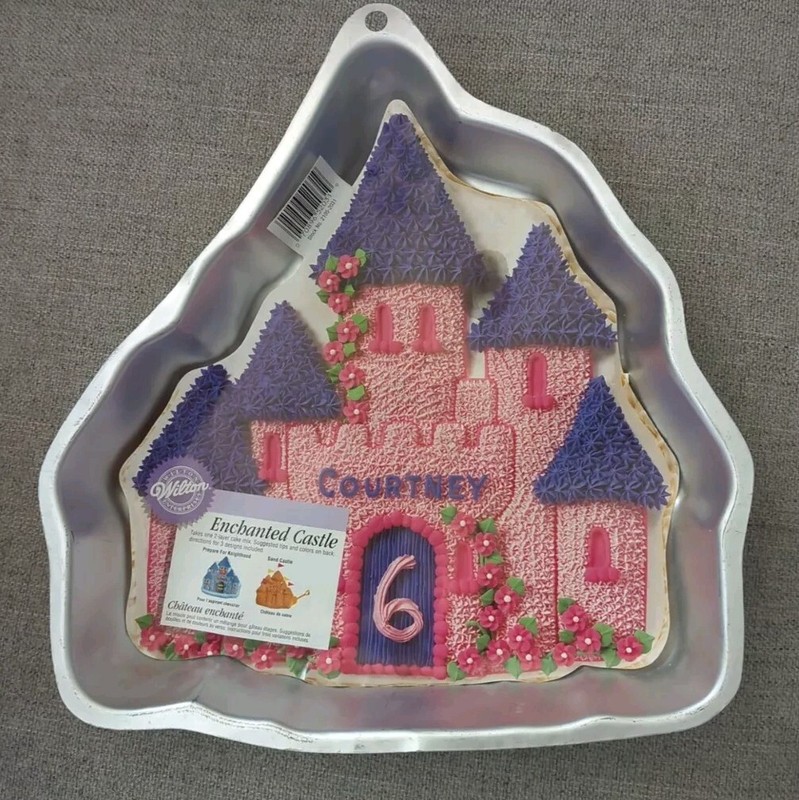 1998 WILTON CAKE PAN ENCHANTED CASTLE #2105-2031 PRE-OWNED UNUSED