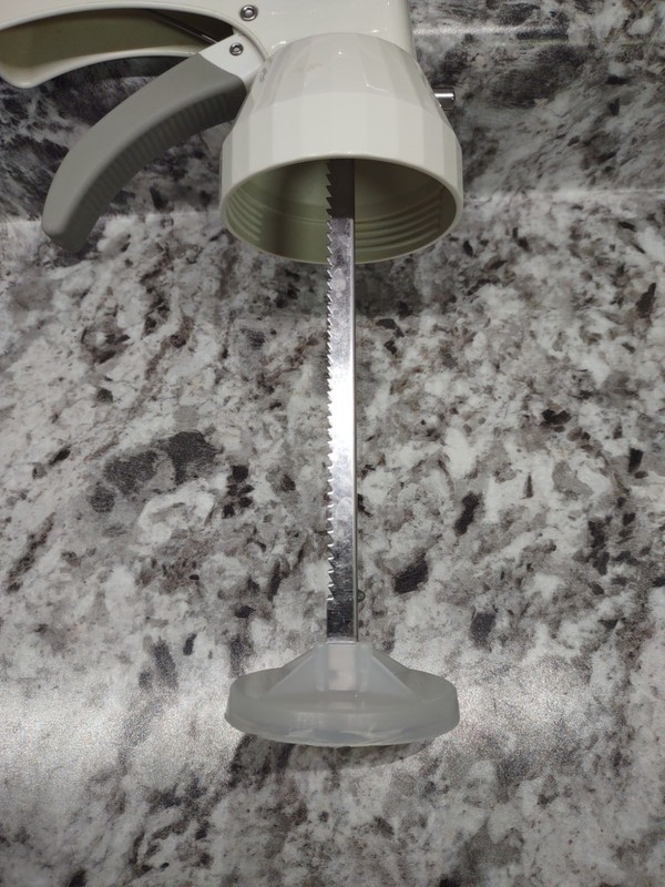 Pampered Chef 1525 Cookie Press with 16 Discs - White gallery