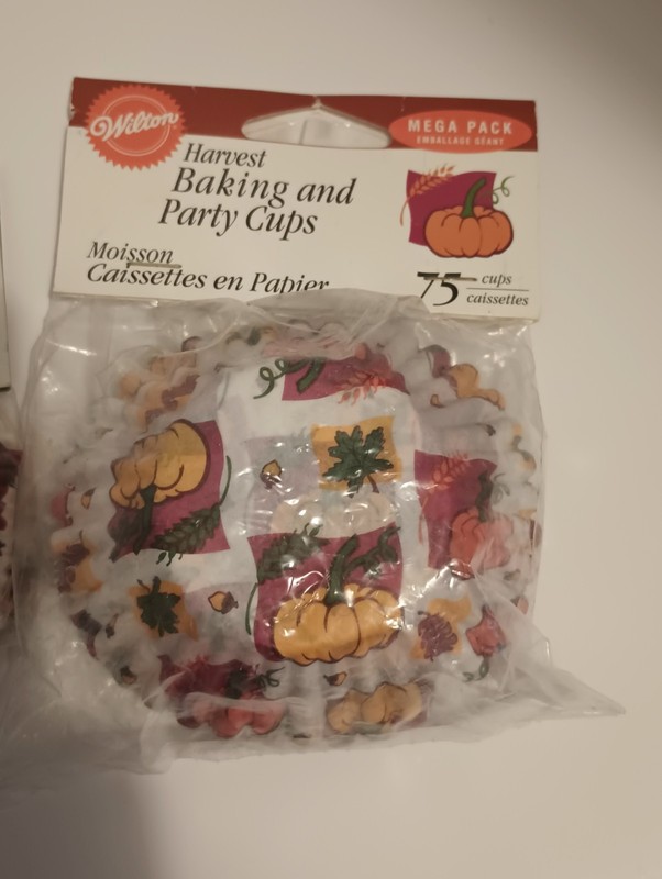 Vintage Harvest Wilton Cupcake Liners 75 Regular & 100 Mini gallery