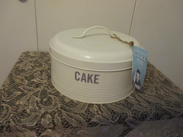 Jamie Oliver Cake Tin Glossy Metal Off White Lid NWT 10X4.25″