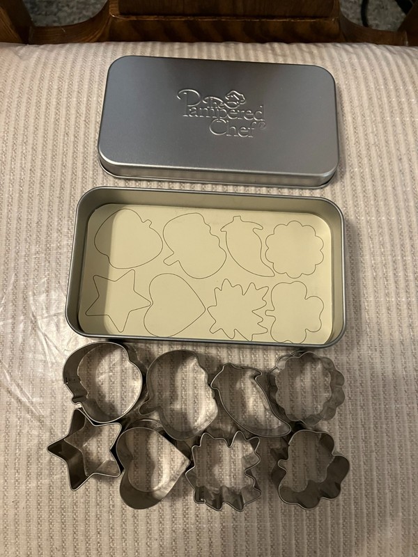 The Pampered Chef Creative Cutters Set #1095 Fruit Veggie Cookie Cutters In Tin gallery