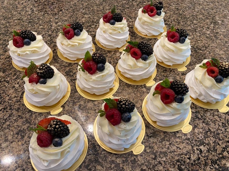 200 PCS 3.15 Inch Mini Round Golden Cake Boards Mousse Cupcake Base Paper Plates gallery