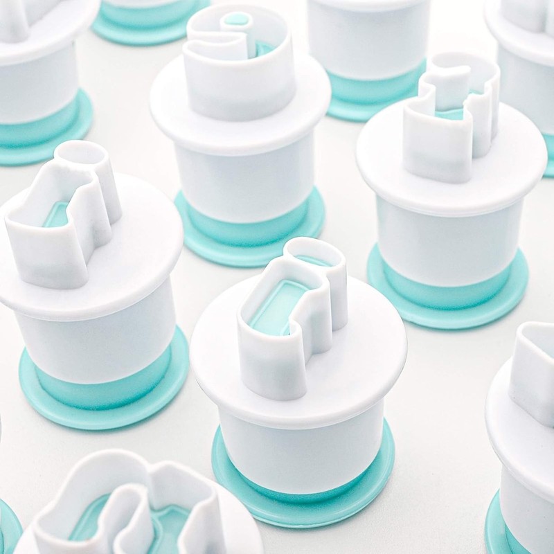 Juego de 62 cortadores de letras y numeros para fondant molde tartas y galletas gallery