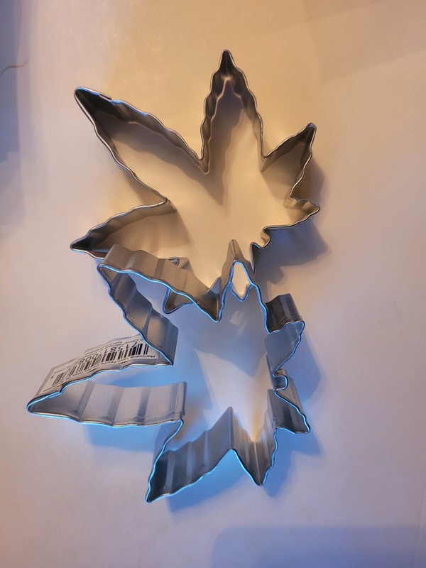 Large Maple Leaf Cookie Cutter, 2 Set Fall Autumn Baking, FREE SHiPPiNG gallery