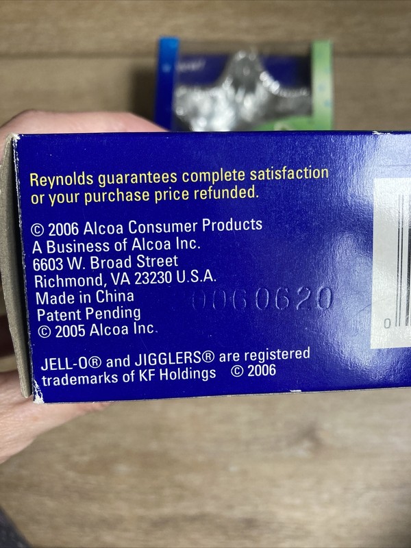 STARS 2005 Reynolds Fun Shapes 12 Foil Baking Cups NOS Lot/2 gallery