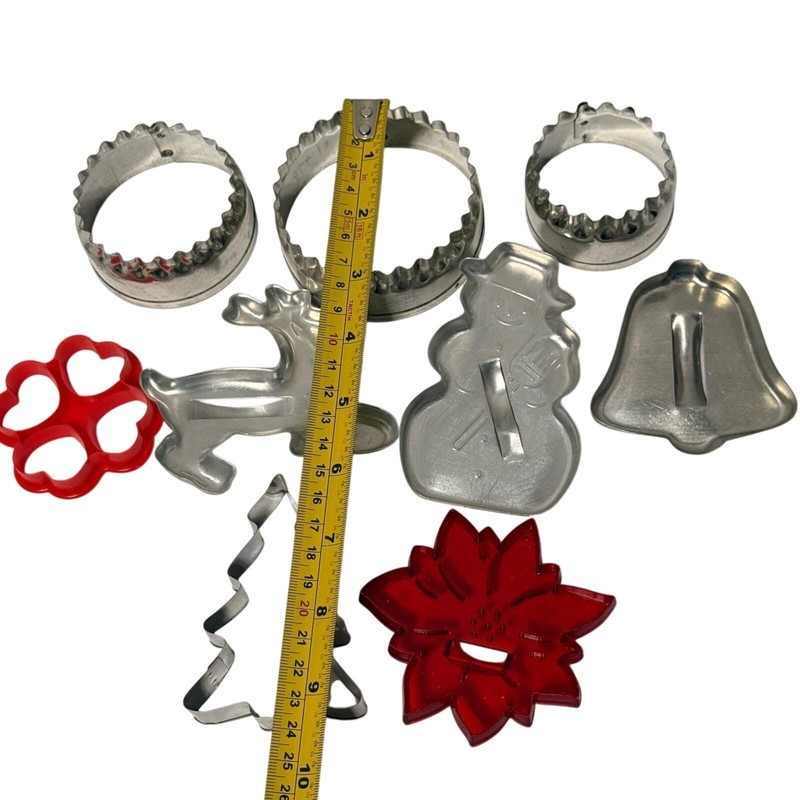9pc Vintage Christmas Cookie Cutter Set Aluminum Plastic Snowman Reindeer Bell * gallery