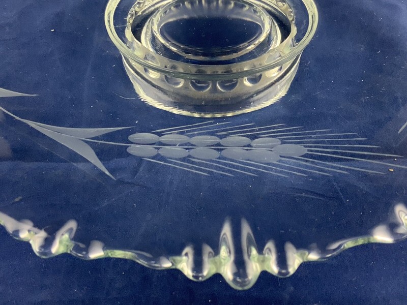 Vintage Raised Etched Teardrop Wheat Pattern Glass Cake 13” By 2” gallery
