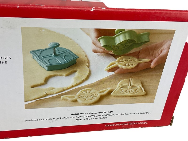Williams Sonoma STAR WARS Cookie Cutters Set/4 Yoda Darth Vader Boba Fett Strmtp gallery