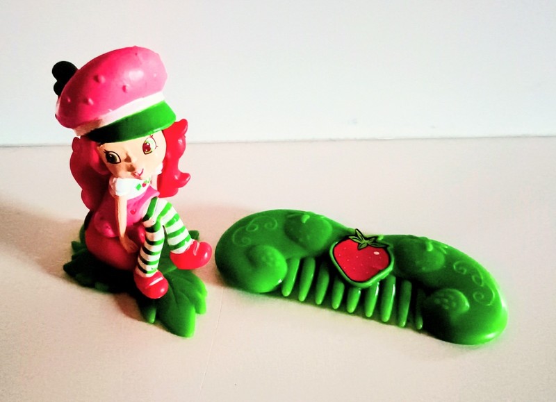 Strawberry Shortcake Doll Decopac Cake Topper Figurine 3″ With Comb
