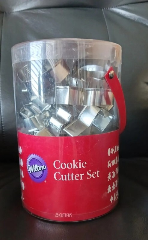Wilton 25 Piece Metal Cookie Cutter Angel Star Tree Candle Train – Brand New!
