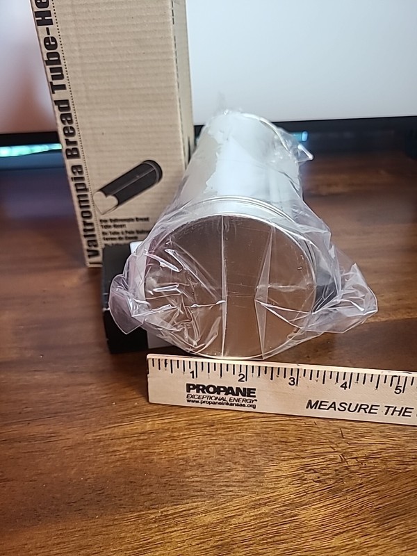 Pampered Chef Valtrompia Heart Shaped Bread Tube Model #1560 NEW gallery