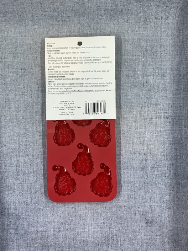 Celebrate it Silicone Christmas/Noel Candy Mold Santa Faces Bakeware Makes 8PC's gallery