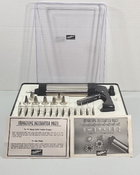 Wilton At Home : Impressive Decorator Press 13 Classic Disks & 8 Designs Tips