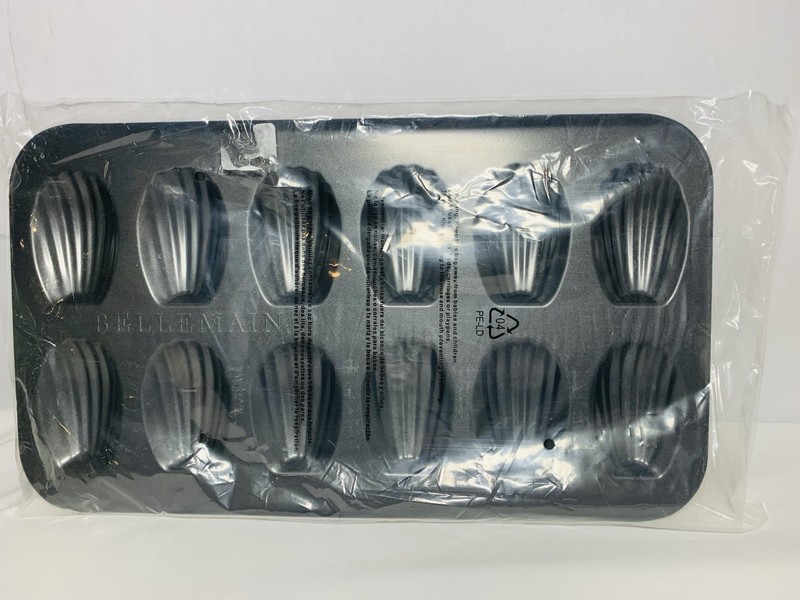 Bellemain Madeleine Pan | 12-Well Mold Makes 12 one pack, Carbon