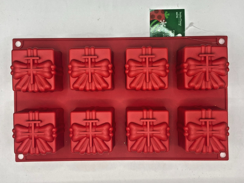 CHRISTMAS PARTY SILICONE TREAT CANDY MOLD 8 CAVITIES PRESENTS GIFTS FREE SHIP