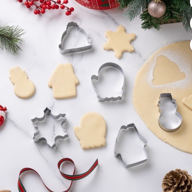 CWC 5 pcs Christmas Cookie Cutters + CWC 4 Pcs Christmas Cookie Stampers.New gallery