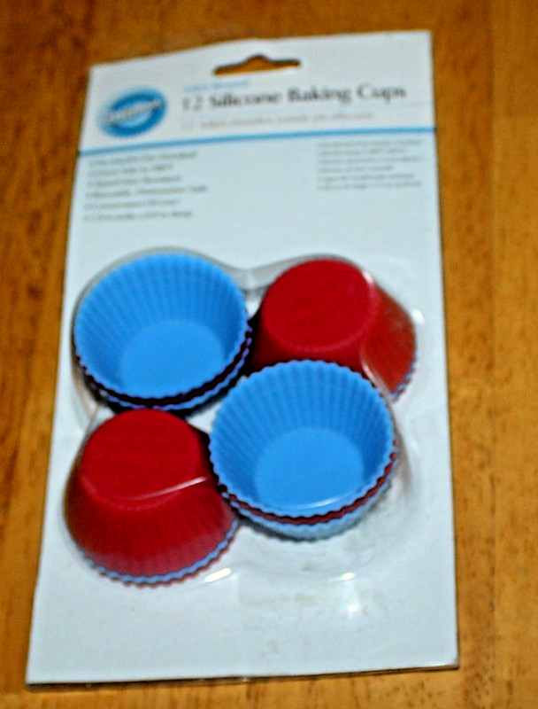 Wilton ~ 12 PC MINI ROUND SILICONE BAKING CUPS #415-9448 – New 1.9″W x 1″ Deep