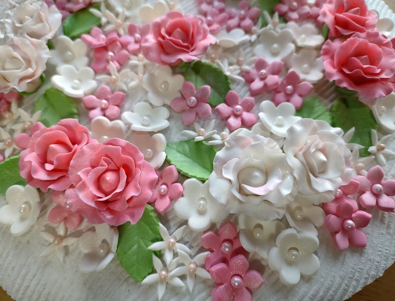 GUM PASTE ROSE ASSORTMENT CAKE DECORATING KIT: Decorate Your Own Cake/Cupcakes!! gallery