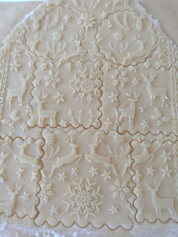 Christmas Elk Embossed Dough Roller Deer Engraved Rolling Pin Wooden Rolling gallery