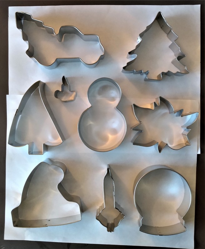 Christmas Cookie Cutter 9 pc Set Pickup w/tree, Trees Snowman Poinsettia Globe
