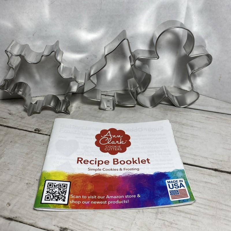 Ann Clark 3 Pc Christmas Cookie Cutter With Booklet