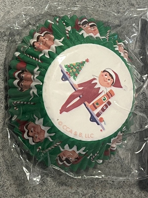 Elf ont he Shelf Christmas Standard Baking Cup 50 ct from Wilton NEW gallery