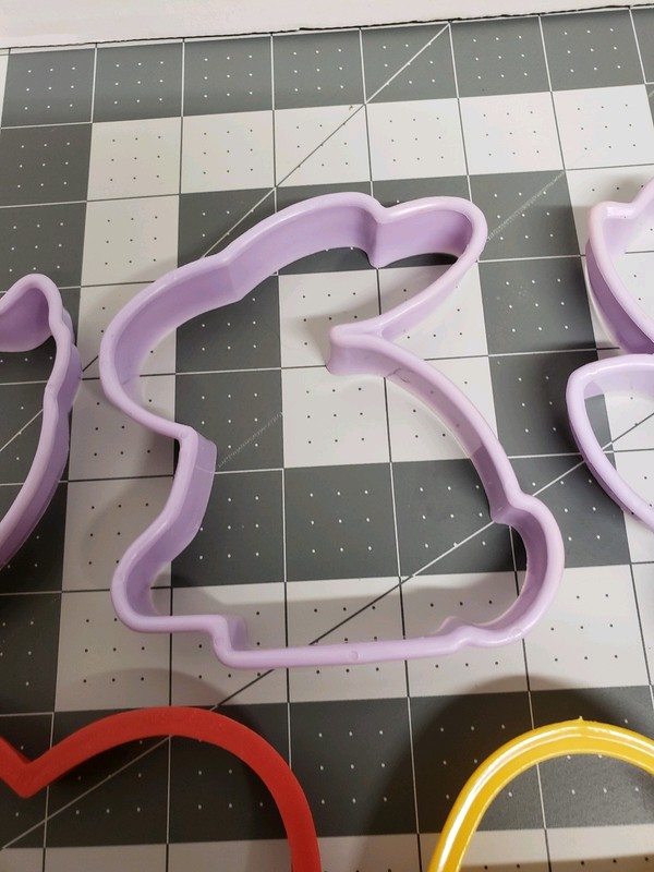 Cookie Cutters Plastic Easter 7 PC Set gallery