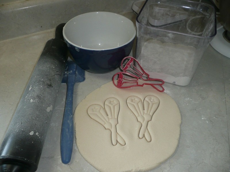MARACAS WITH PUERTO RICAN FLAG CARIBBEAN MUSIC SHAKERS COOKIE CUTTER USA PR3755 gallery